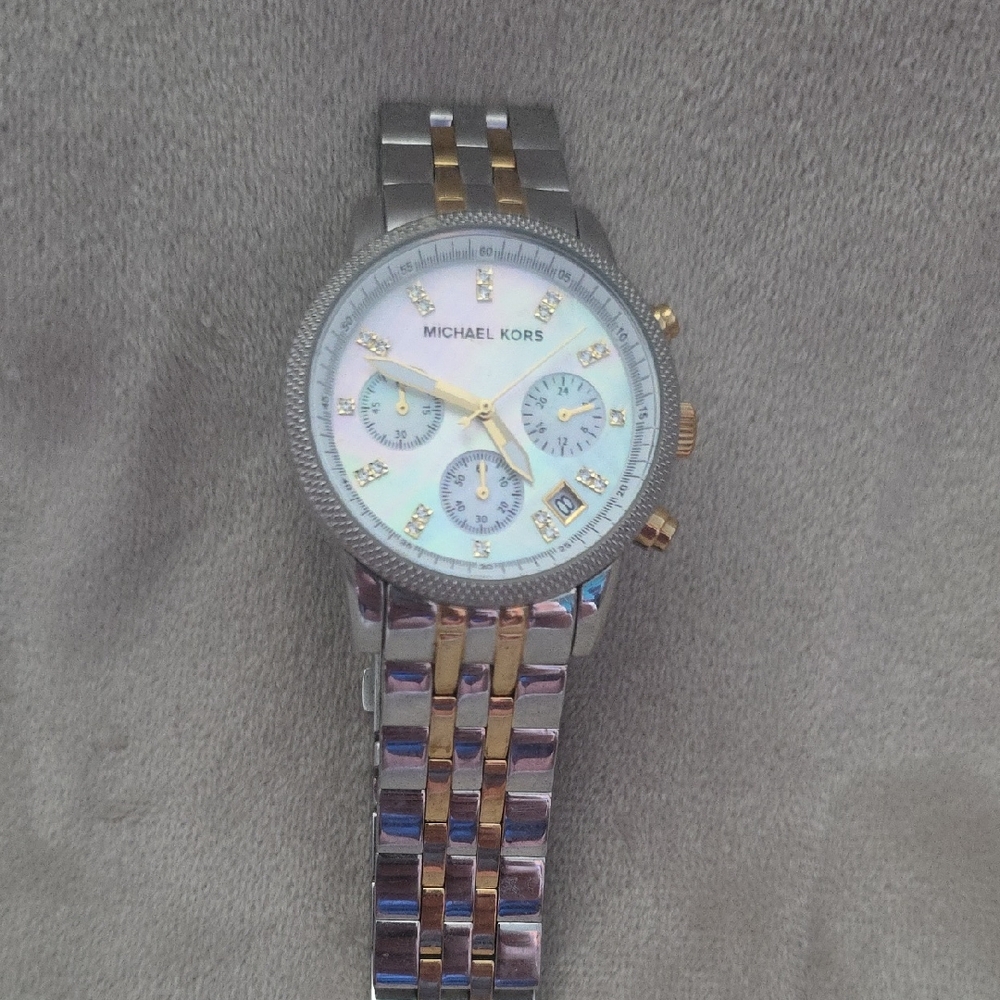 Michael Kors Two-Tone Chronograph Watch EUC NEW BATTERY